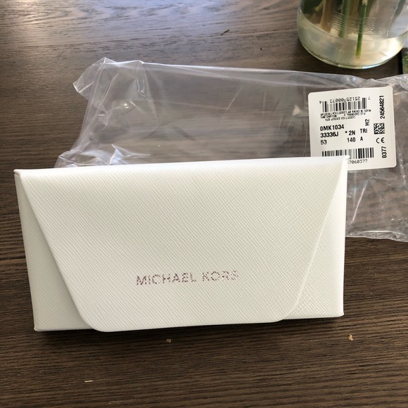 Michael kors sunglasses - Picture 3 of 3